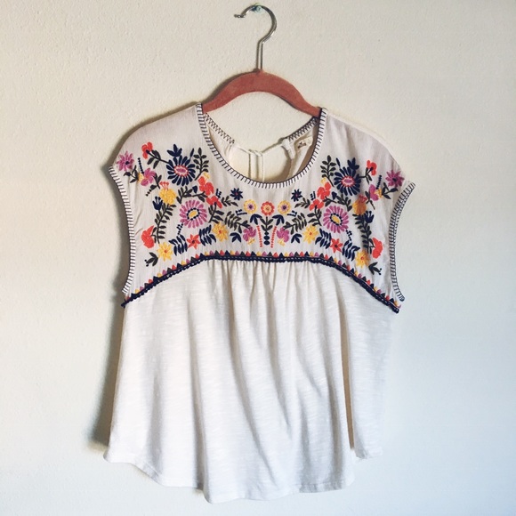 Hollister Tops - HOLLISTER White Embroidered Blouse